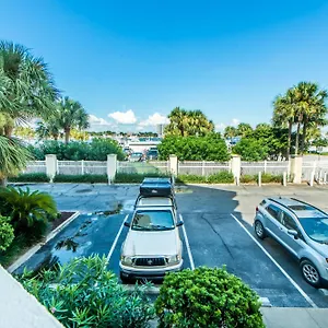 Apartment East Pass 102
